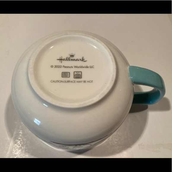 Hallmark Peanuts Snoopy Valentine Mug 2022 - Picture 7 of 8